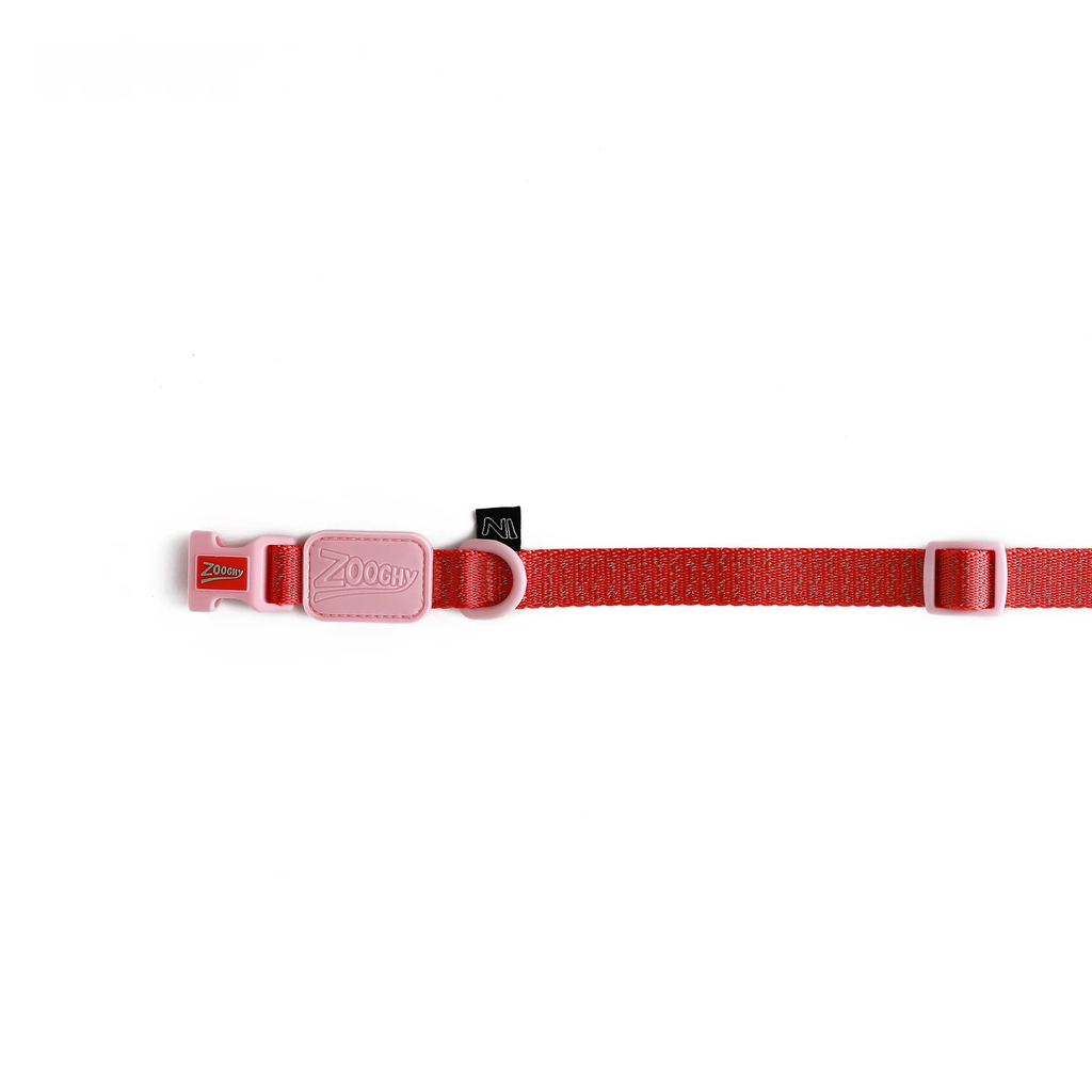 zooghy-dog-collar-glows-in-the-dark-red-3.webp